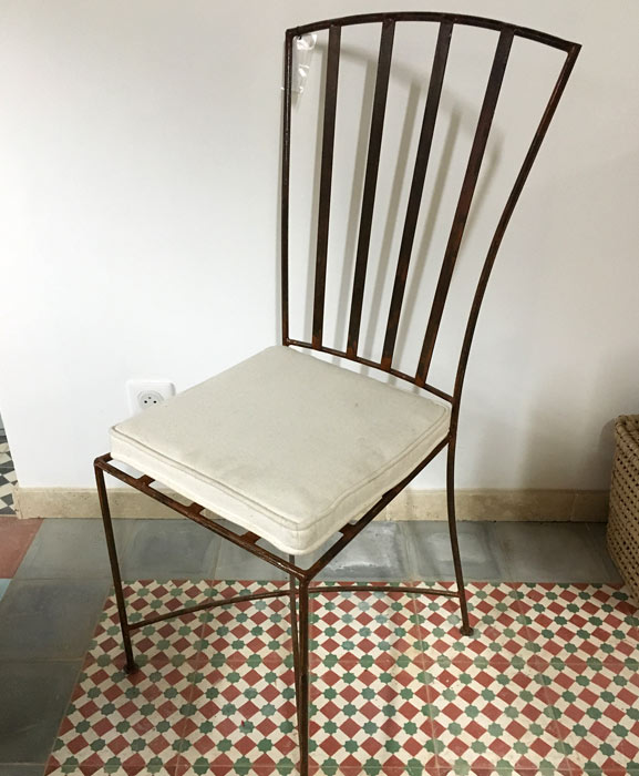 Chaise - mobilier