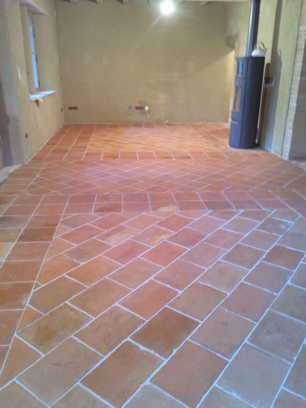 vente de terre cuite et tomette ancienne